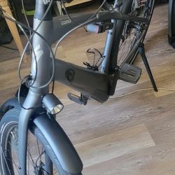 Specialized Como 4.0 Electric Riding Bike