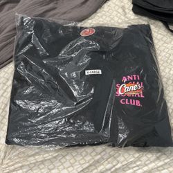 LOT BUNDLE CLOTHING. 