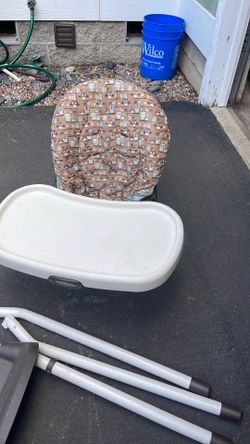 Highchair/ booster chair
