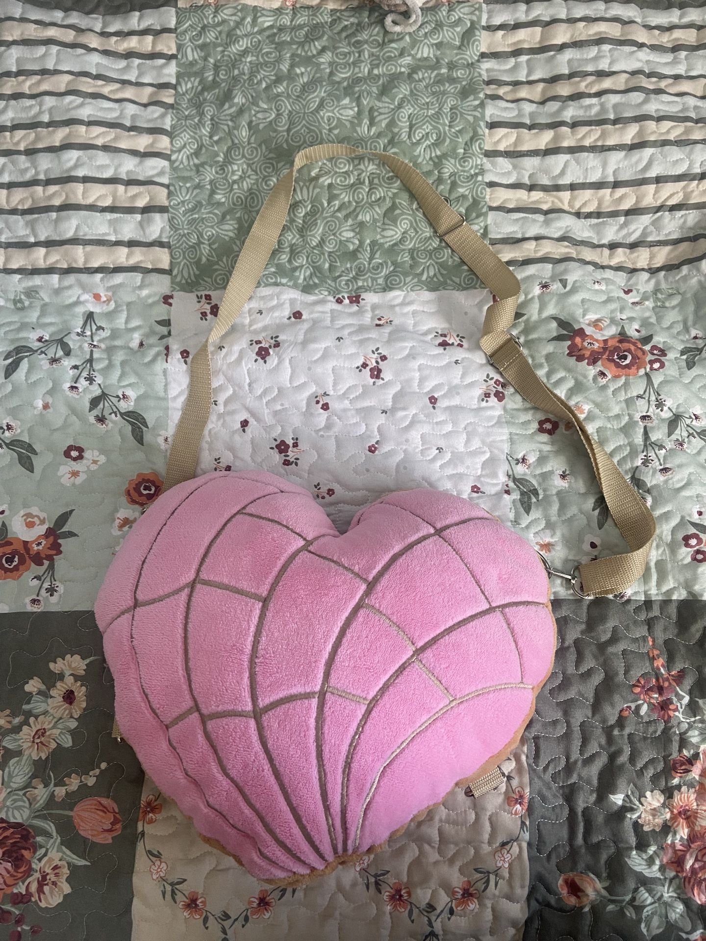 Concha Bag (purse/backpack)