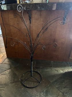 Necklace holder