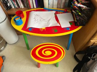 Kids drawing desk