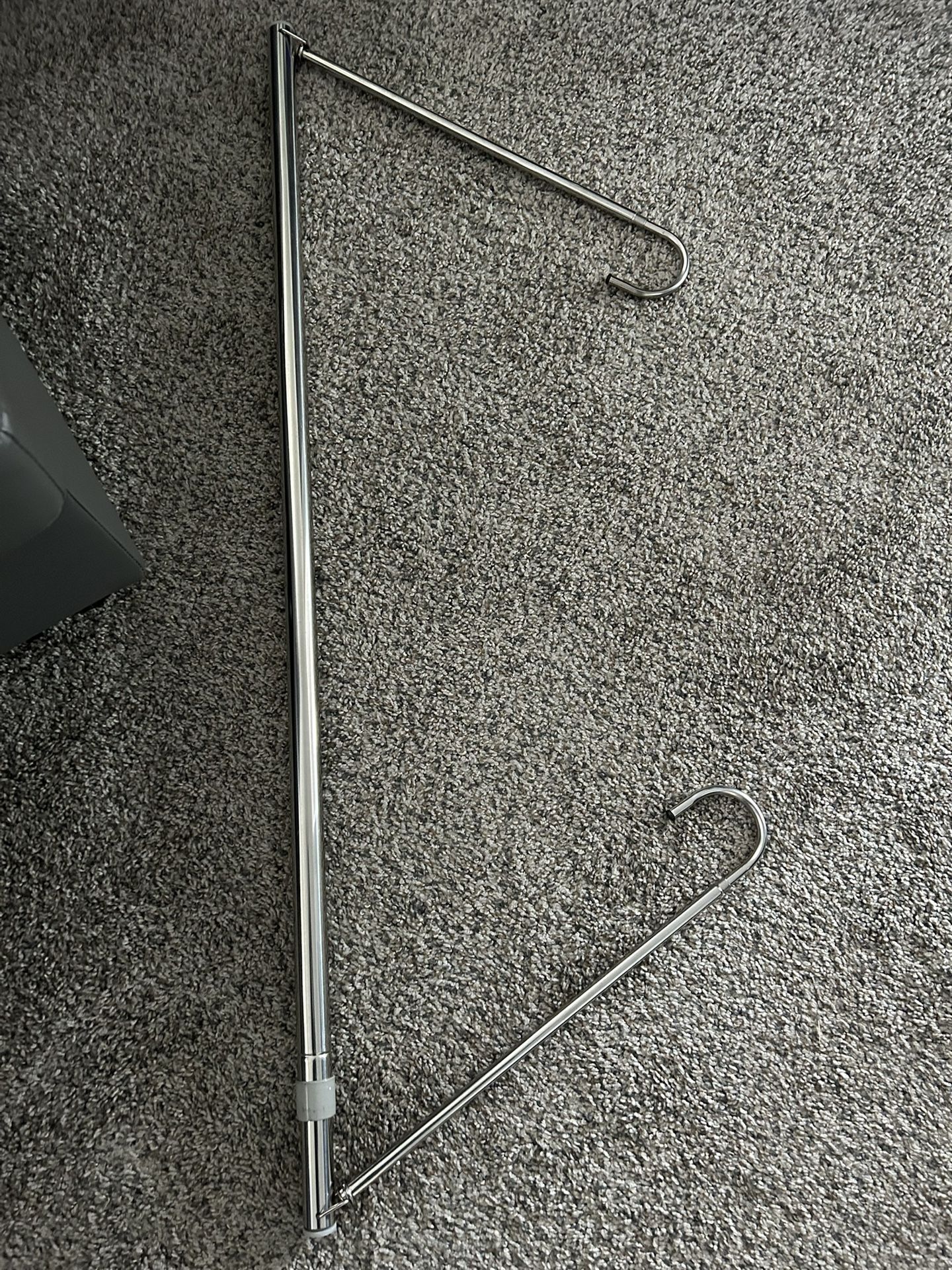 Adjustable Clothes Hanger