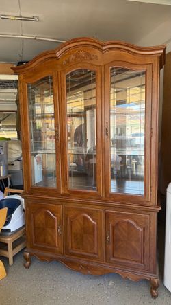 Solid Wood Lighted China Cabinet / Hutch with Glass Shelves – Excellent Condition