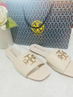 Ivory Tory slides size 9