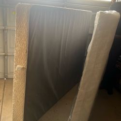 Queen Spring Box
