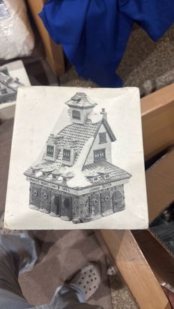 Department 56 North Pole Reindeer Stable Building