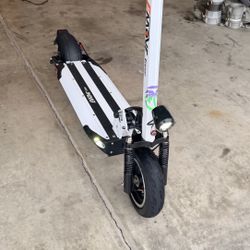 FAST Electric Scooter VORO MOTORS E-MOVE Cruiser  Originally $1,499