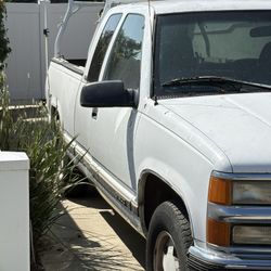 1996 Chevy 1500 Pickup-Lift Gate 87,000 Miles