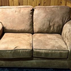 2 Loveseats