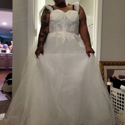 Beautiful Wedding Dress SEE DESCRIPTION 65.00 CASH FIRM