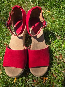Style & Co. Red open toed wedges. Size 5.5.