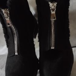 Fur Lined 7 1/2 Black Boots