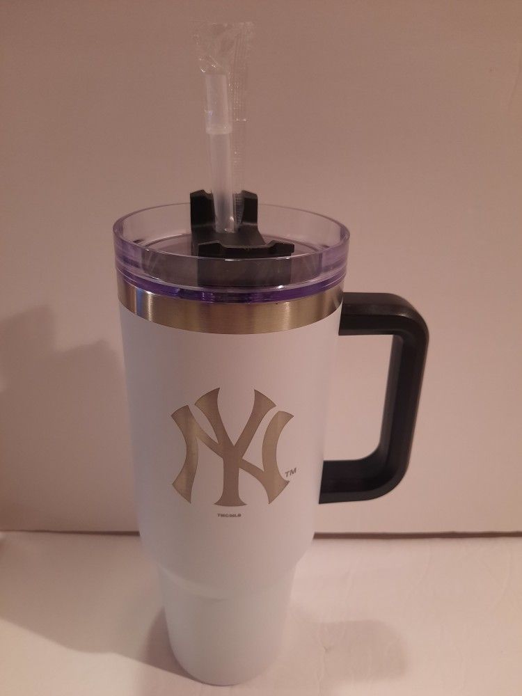 New York Yankees Official MLB 46 oz Colossal Stainless Steel Insulated Tumbler