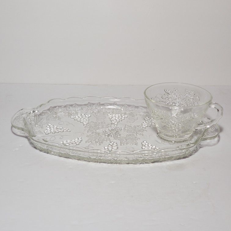4 Anchor Hocking Glass Teacup and Snack Plate Sets Grapes Leaves