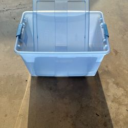 Storage container