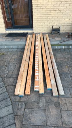 9Ft 2x4 wood (8 pieces)