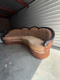 Free Delivery curved tufted sectional with fringe
