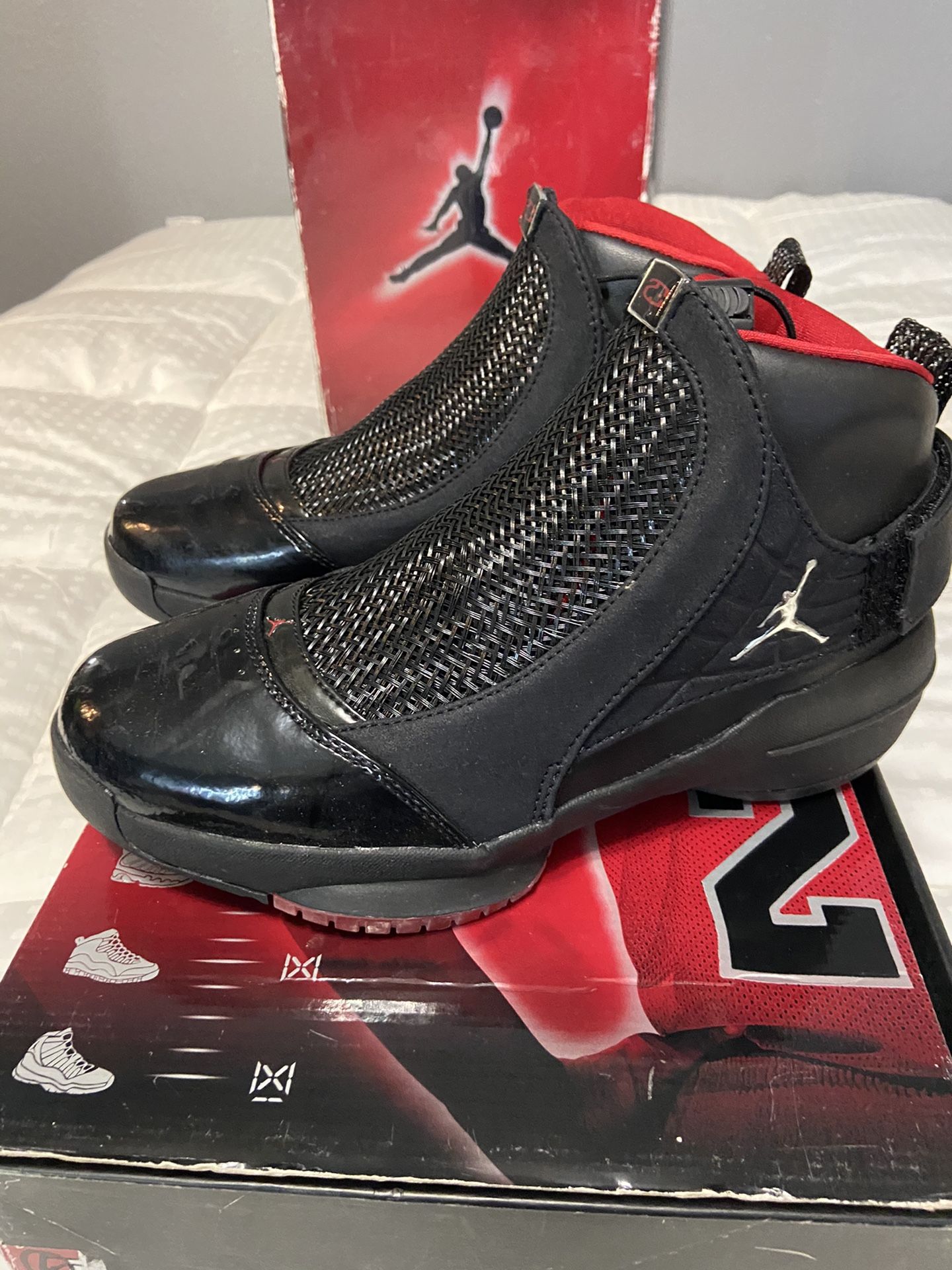 NIKE size 7 Jordan