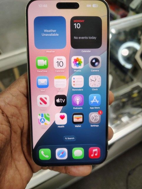 iPhone 15 Pro Max unlocked 1 Tera 
94% battery health  