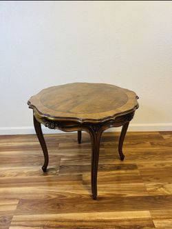 Vintage coffee or accent table by Karges Furniture 1886
