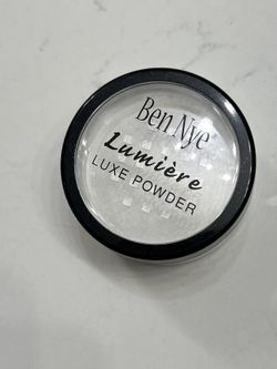 Ben Nye Lumiere Luxe Powder 
