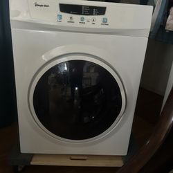 Magic Chef Compact 3.5 cu. ft. Electric Dryer in White
