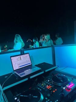 Dj (Local)