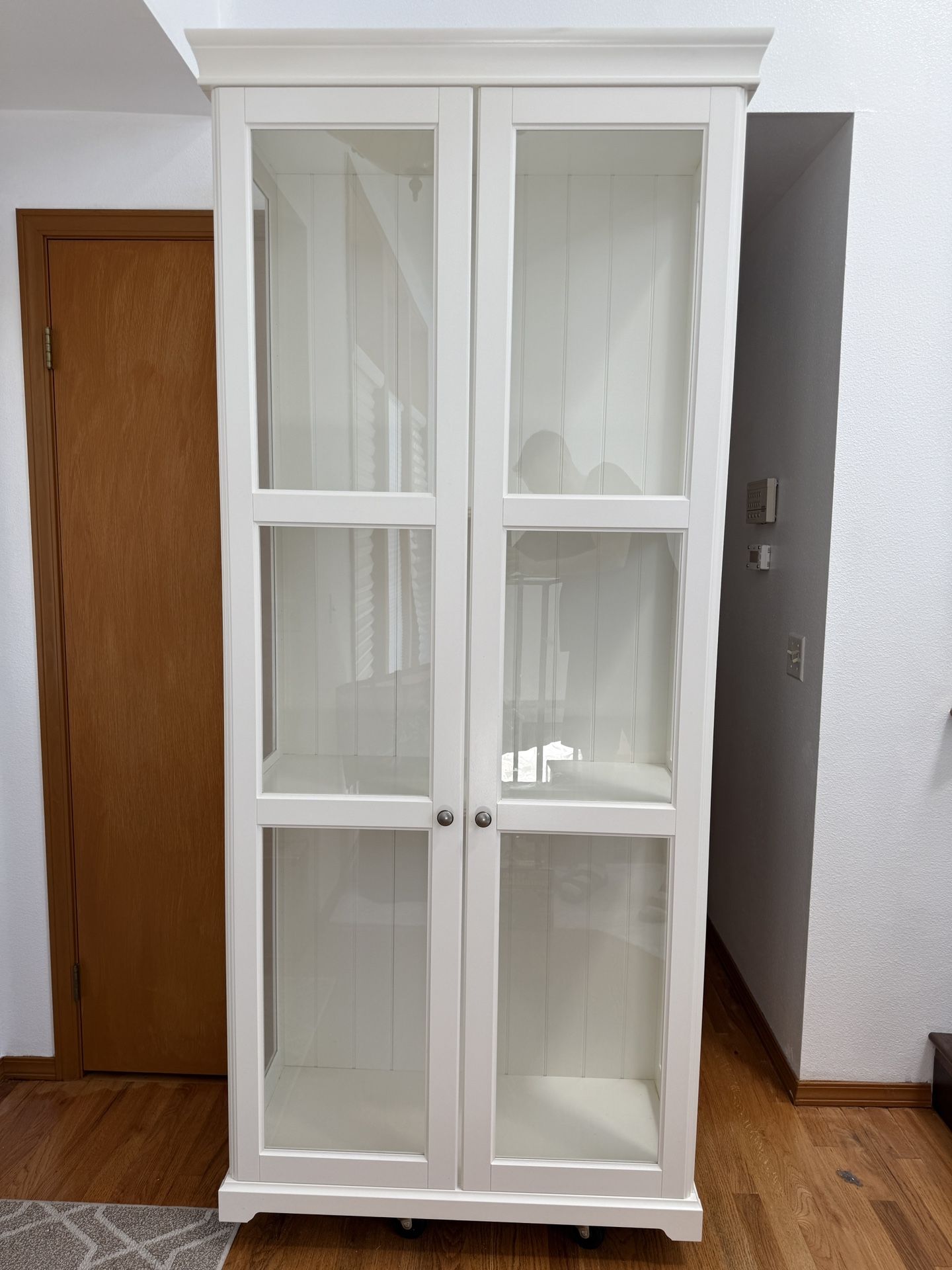 Tall cabinet