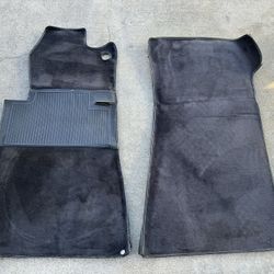 Mercedes W107 black front left and right carpet (1978 to 1985)