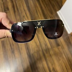 Louis Vuitton Clockwise Sunglasses for Sale in Knightdale, NC - OfferUp