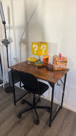 Small desk