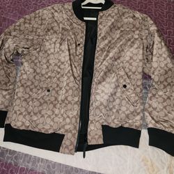 Coach Black/Khaki

Reversible Signature Ma 1 BOMBER Jacket

 Mens Size XXL New