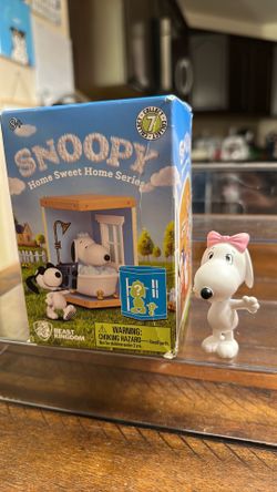 Snoopy Home Sweet Home Belle blind box figurine