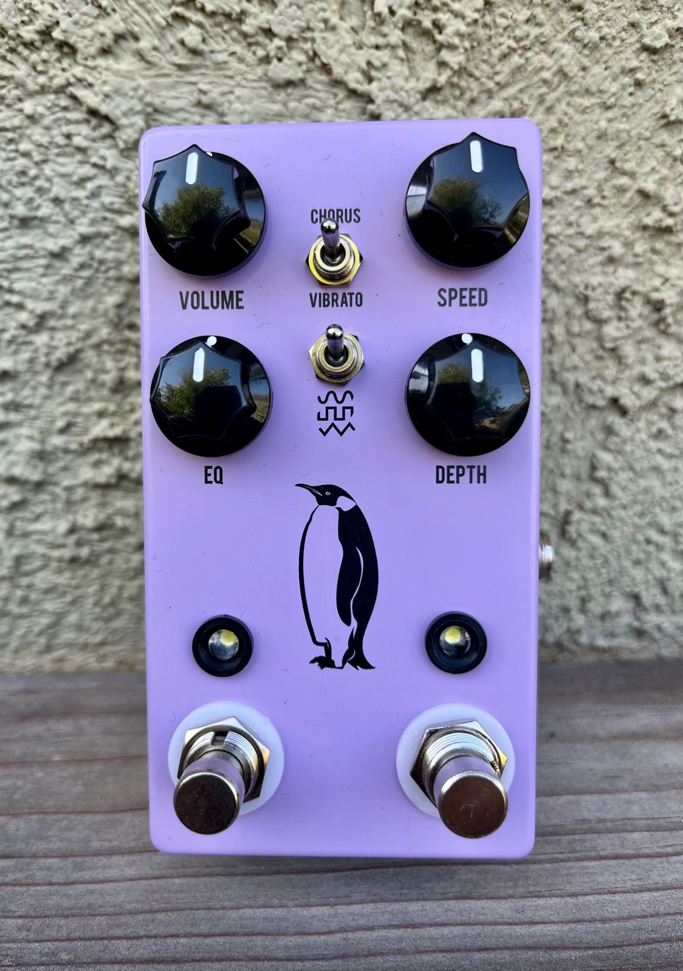JHS Emperor V2 Chorus/Vibrato Modulation Guitar Pedal