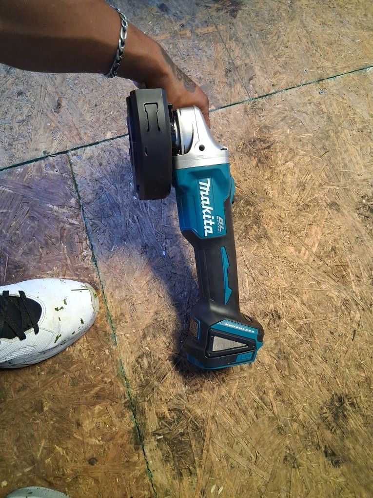 Makita Grinder