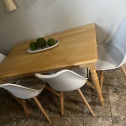 Table With Chairs 