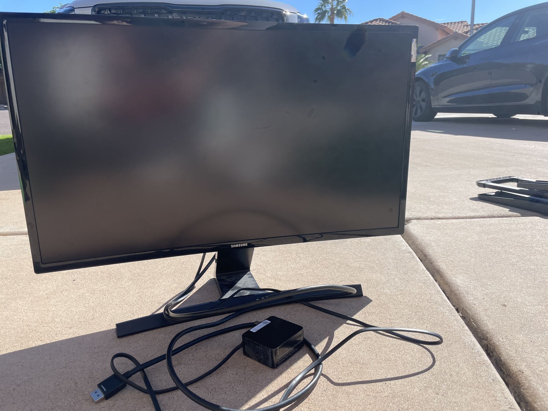 Samsung 27” Curved Monitor 