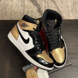 Retro Jordan 1 ‘Gold Toe’
