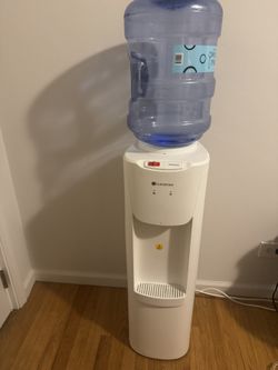 Water cooler / dispenser