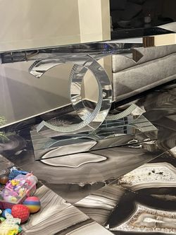 Crystal Decor Table
