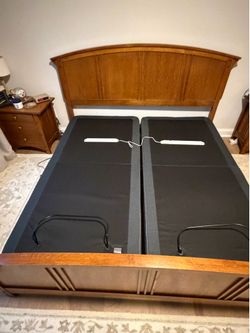 Like New! 2026 Ergomotion TL Split King Adjustable Bed Base (Remotes, Receipt & Premium Features)
