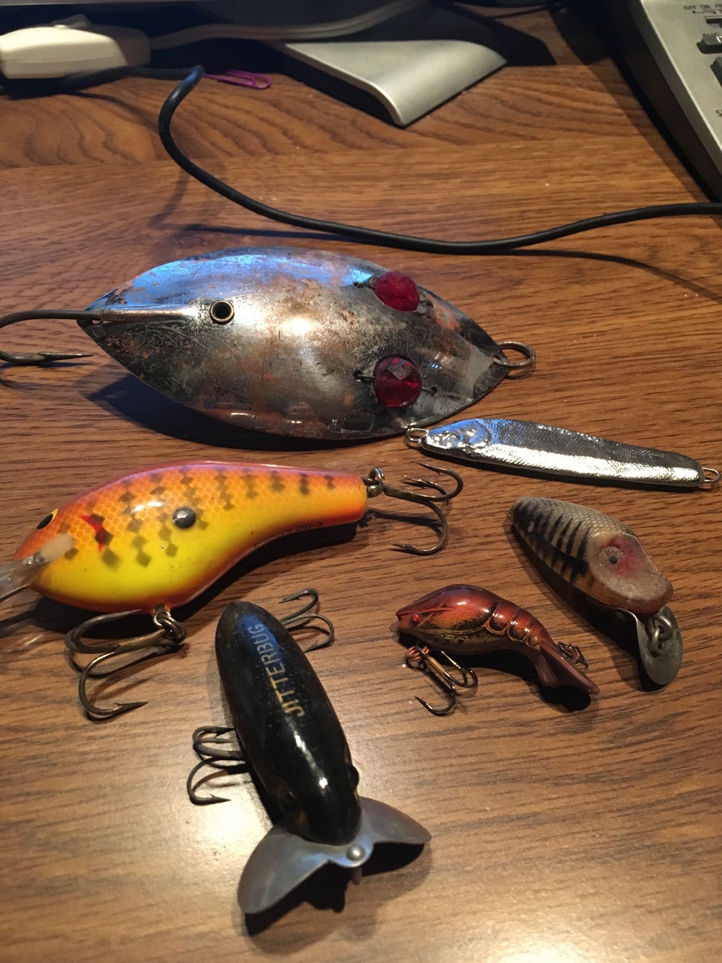 Fishing lures Jitterbug, Heddon, Bagley’s DB-3, Red Eye Muskey, Rebel (I think) crawfish, and a 1-1/2 oz minnow vintage
