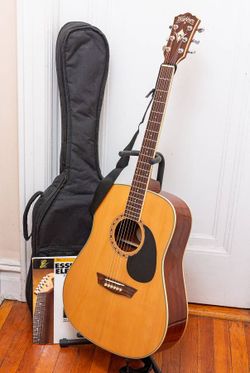 MNT Washburn WD10S Solid Top Acoustic Guitar & Gigbag + Strap