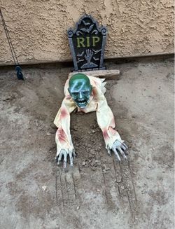 Halloween Animatronic Crawling Zombie Sound Activated Light Up Eyes