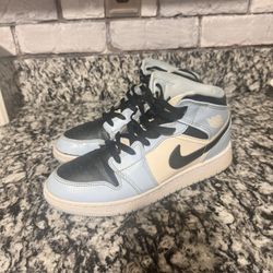 Nike Jordan 1 Ice Blue
