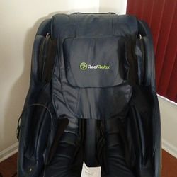 RealRelax Massage Chair Full Spine and feet/Heat full Lumbar