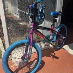 Like NEW! 18” Girl Genesis Illusion Bike Kids 6-12 Years Old