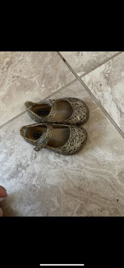 Baby girl shoes size 4