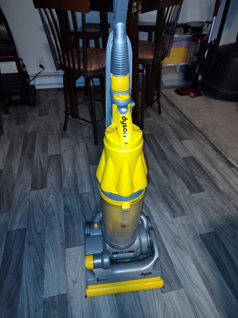Dyson Vacuum 